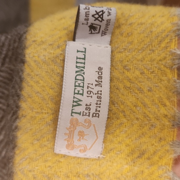 Tweedmill, 100% lambs wool scarf - Picture 3 of 5